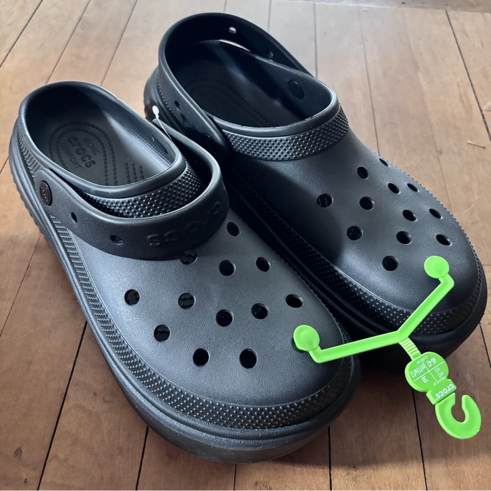 CROCS Stomp Black Clog, platform shies M 12